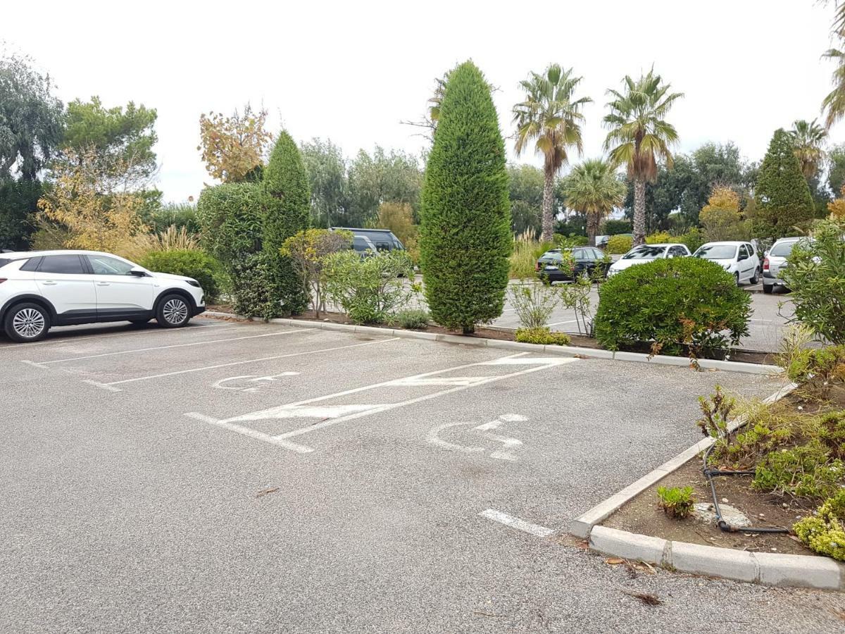 Apartamento Les Ecrins De La Badine - Hameaux Hyères Exterior foto